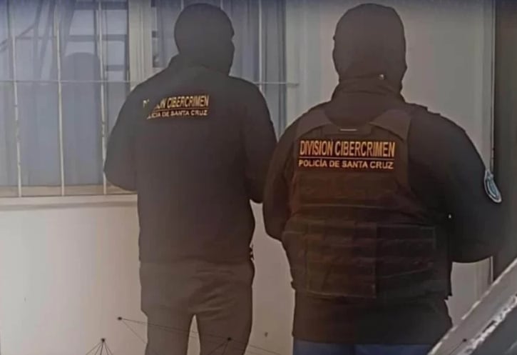 La Policía de Santa Cruz secuestró dispositivos electrónicos que serán analizados en el marco de la causa (Fuente: La Opinión Austral)