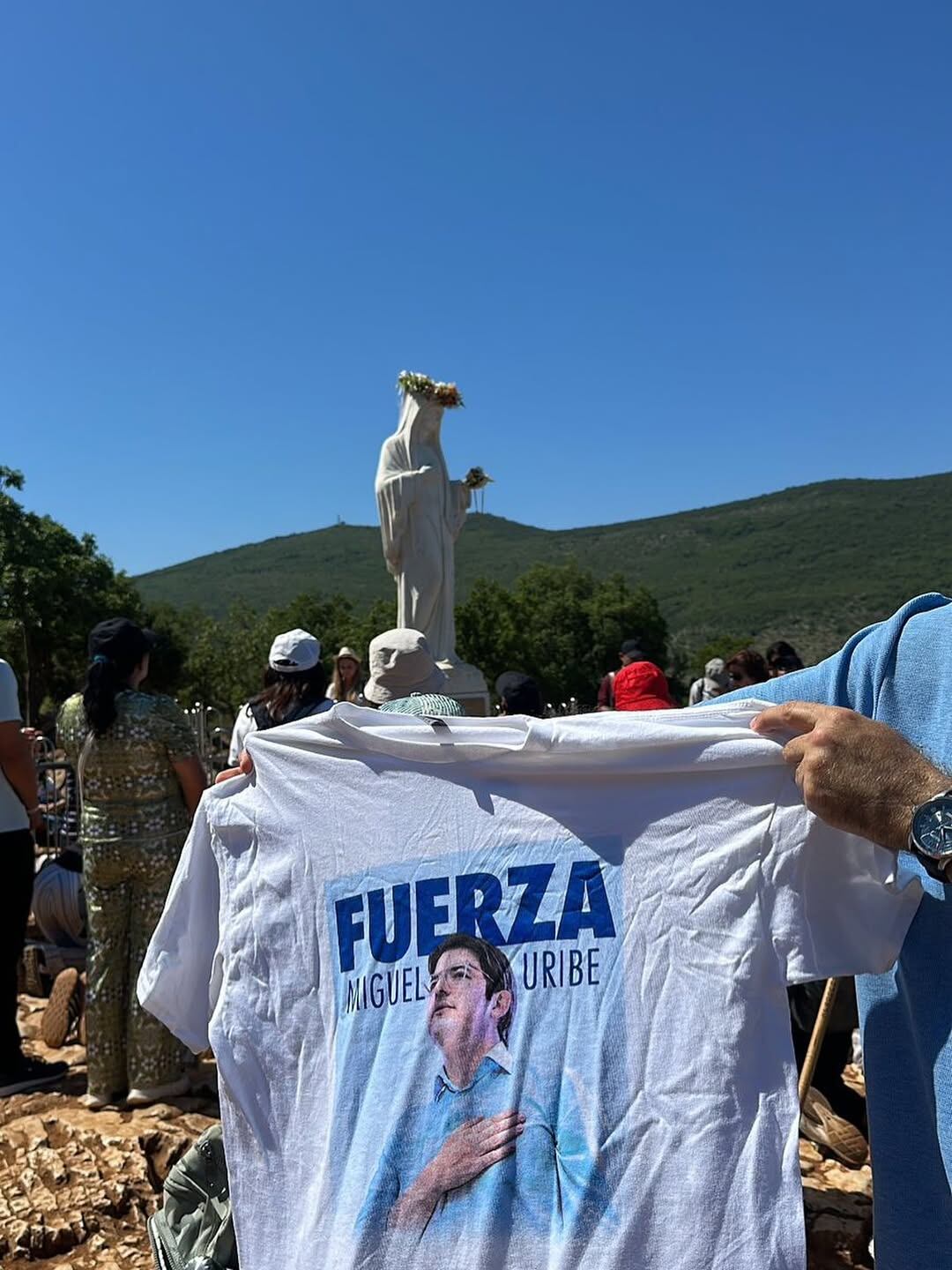 Felipe Arias inició peregrinación en Europa y pide por Miguel Uribe con sentido mensaje - crédito felipearias71/Instagram