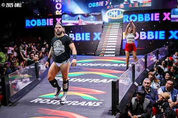 Robbie X se presenta en