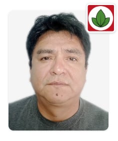 Médico cirujano con especialidad en Cirugía General y experiencia directiva en EsSalud, donde fue jefe de Cirugía, gerente del Hospital Almanzor Aguinaga Asenjo y gerente de la Red Asistencial Lambayeque - Créditos: JNE.