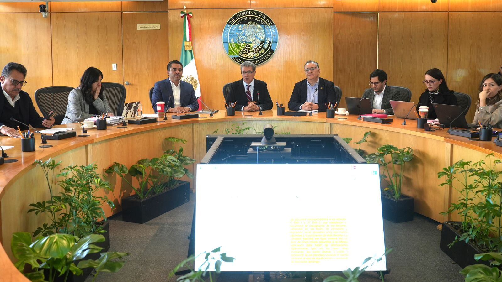 Ricardo Monreal mantiene reuniones con productores y organizaciones campesinas para dialogar en materia de Ley de Aguas. (Foto: @RicardoMonrealA)