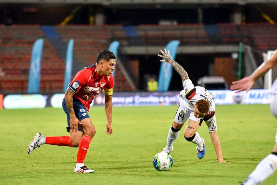 Independiente Medellín se prepara para enfrentar nuevamente a Atlético Nacional el domingo 25 de octubre, en un clásico paisa que disputará como visitante -crédito David Jaramillo/Colprensa