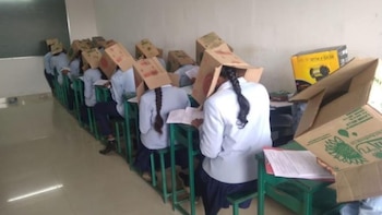 Cajas en la cabeza para