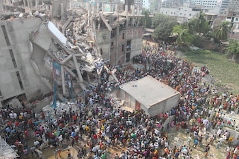 La tragedia evidenció las condiciones laborales precarias: amenazas, presión patronal y la negativa a evacuar el lugar pese a las advertencias (ZUMA)