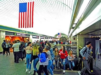 Miles de visitantes utilizarán diariamente la terminal para trasladarse entre Manhattan y el estadio.