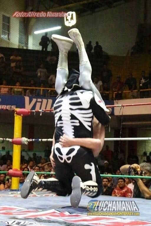 El martinete que casi le cuesta la vida al Hijo del Santo.