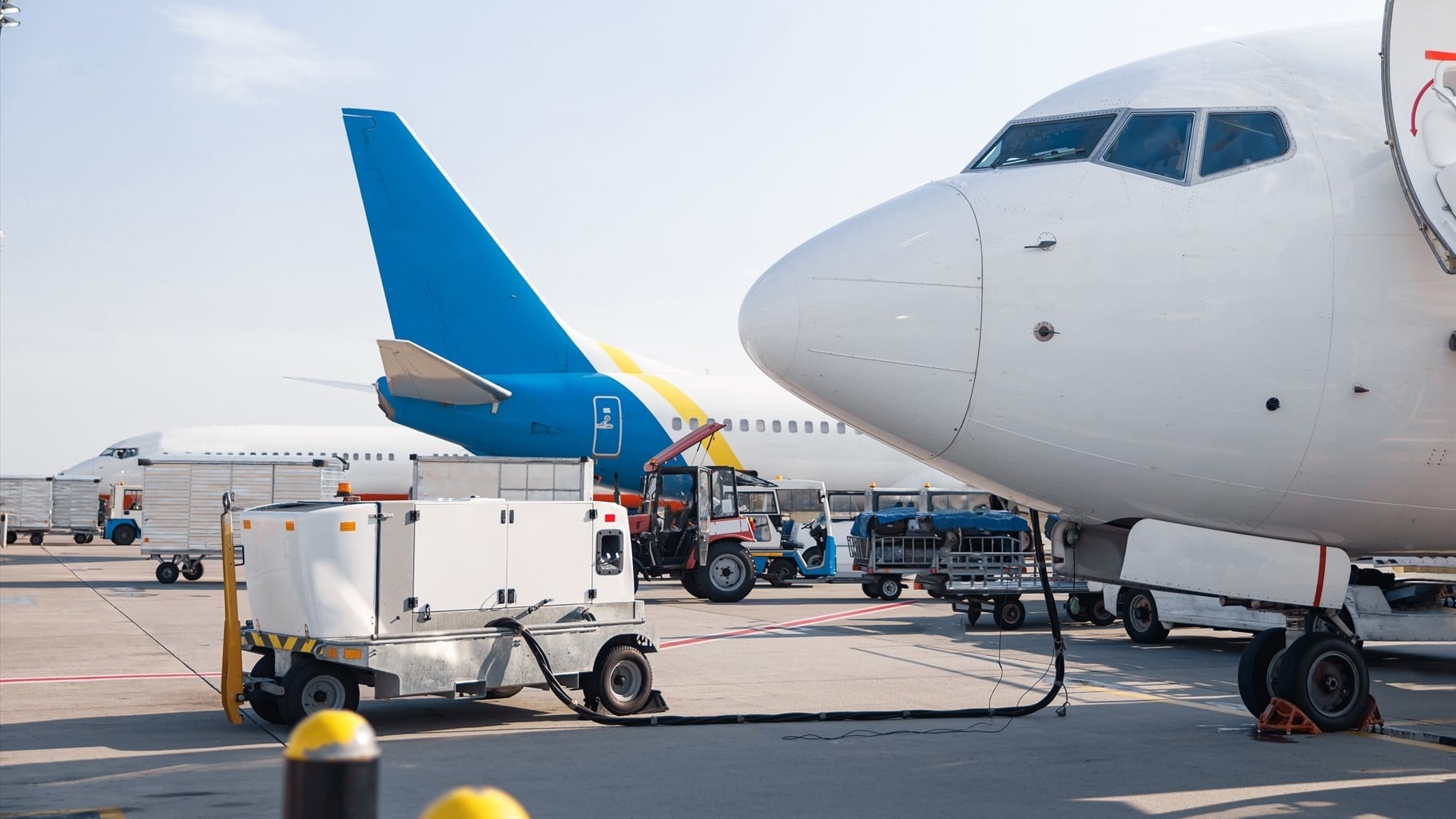 El informe subraya que el combustible sostenible de aviación es la medida de mayor impacto esperada a largo plazo. Sin embargo, hoy representa apenas el 1% del consumo mundial (Europa Press)