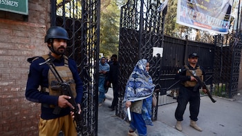 Un atentado suicida deja al menos 15 muertos y 22 heridos en el noroeste de Pakistán