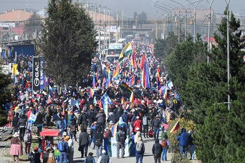 Demonstrators march to Bolivia's electoral