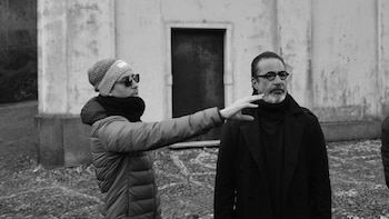 Carlos Carlín llegó a Italia para grabar la versión cinematográfica de la obra La Tribu.