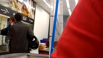 El cliente reaccionó violentamente cuando