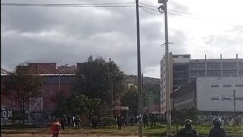 Dos estudiantes heridos tras enfrentamientos