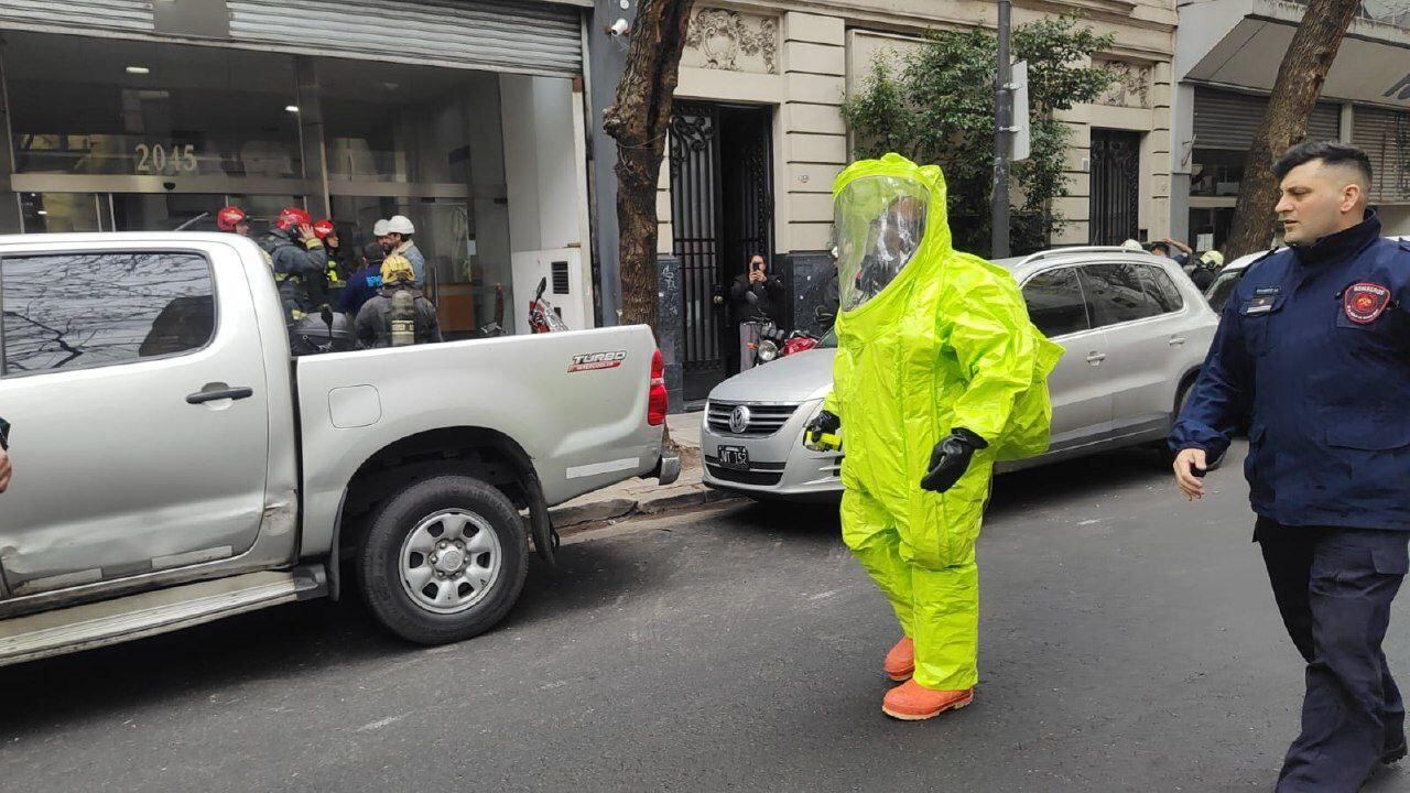 Las autoridades porteñas en la zona donde se detectó el hidrógeno