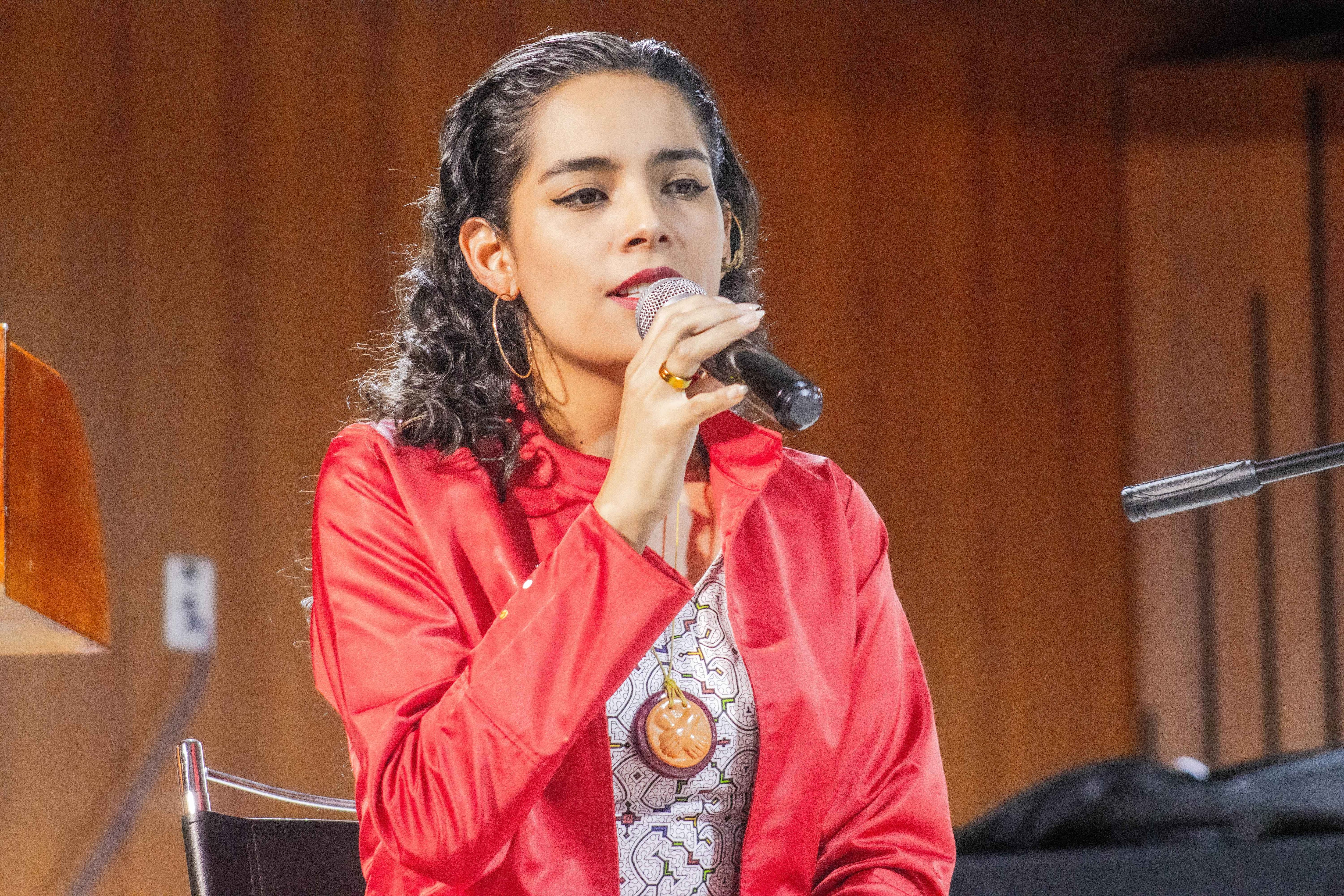 El Británico Cultural ofrece el 29 de agosto un taller gratuito de poesía y rima para público familiar desde los 12 años, a cargo de los poetas Paul Castán y María Haydeé Guerra.