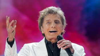 Barry Manilow comparte alentadora actualización