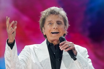 Manilow pospuso shows en enero