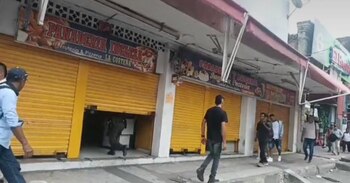 Dos hombres que se movilizaban