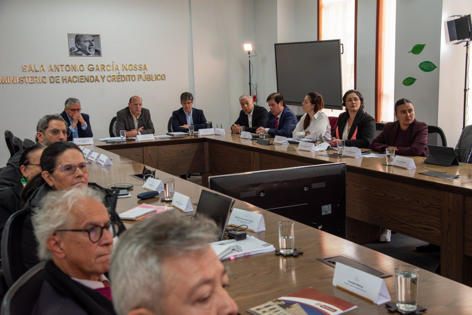 Así se vio la reunión de empalme