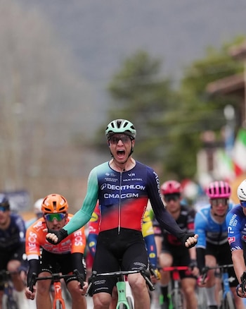 La carrera fue ganada por