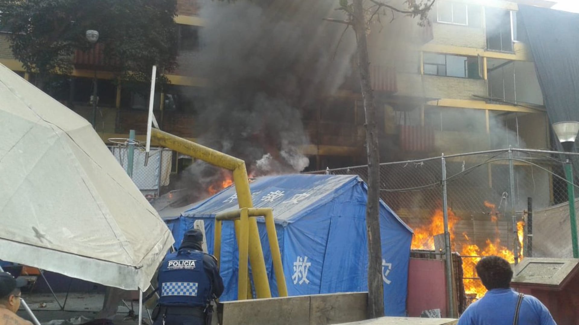 Este domingo el Multifamiliar Tlalpan se incendió, no hubo víctimas mortales.