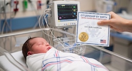La ciudadanía por nacimiento en Estados Unidos se mantiene como una excepción mundial