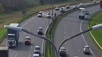 Alcoholizado, chocó a un motociclista