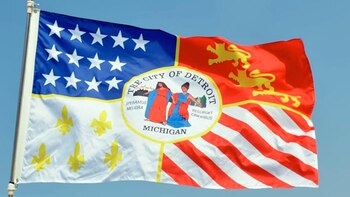 La bandera de Detroit dice
