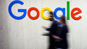 Google retira los GIFs de Tenor de 'apps' externas y obliga a X, WhatsApp y Discord a migrar a otros buscadores