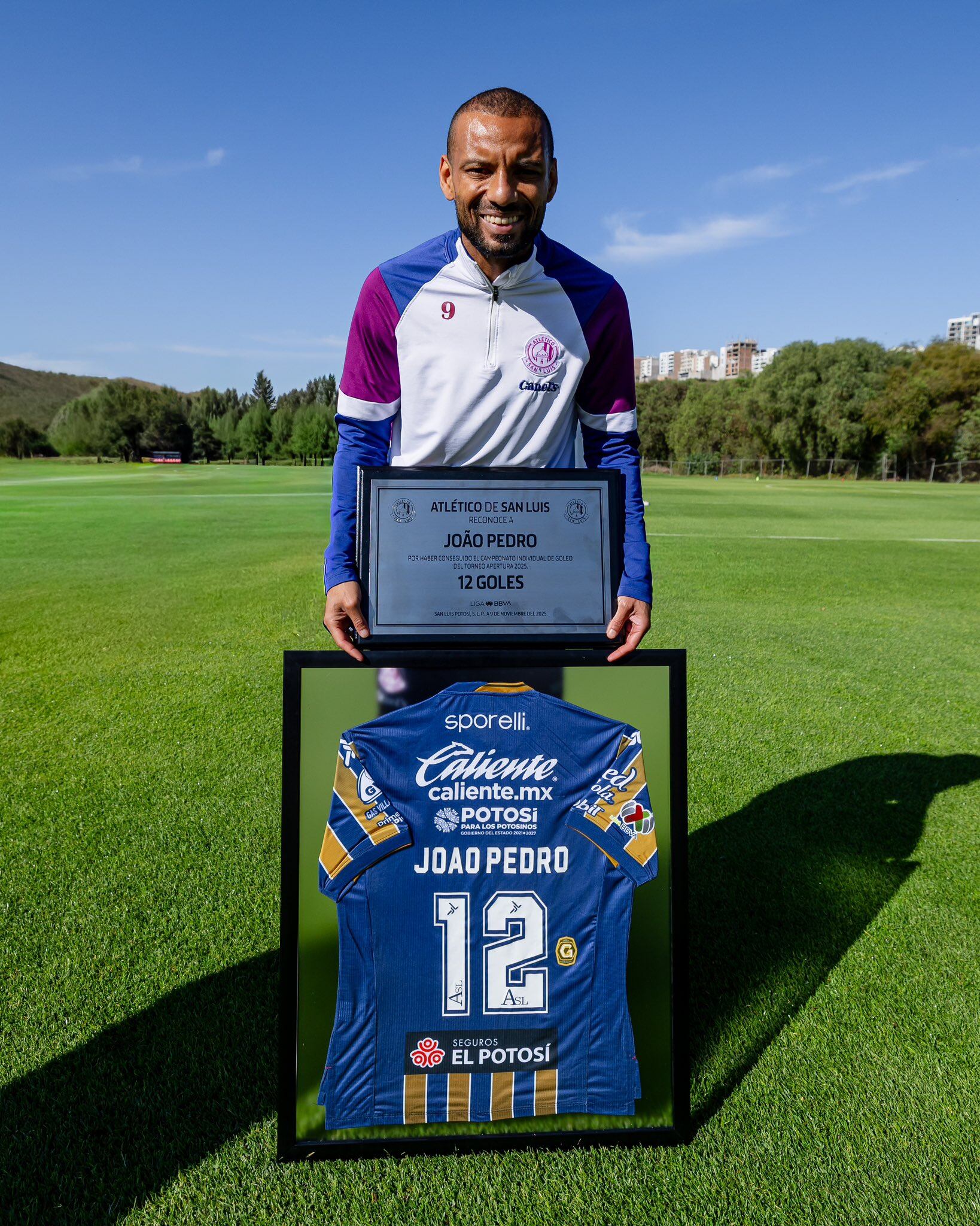 Con 12 anotaciones en el Apertura 2025, João Pedro se convirtió en el campeón de goleo del torneo. (X/ @AtletideSanLuis)