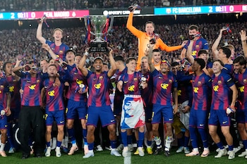 Los jugadores del FC Barcelona celebran el título de Liga (EFE/Andreu Dalmau)