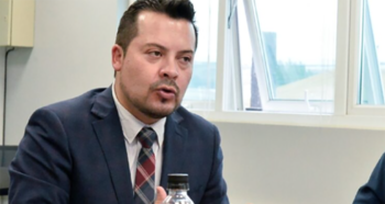 Chamorro (PS) es acusado de