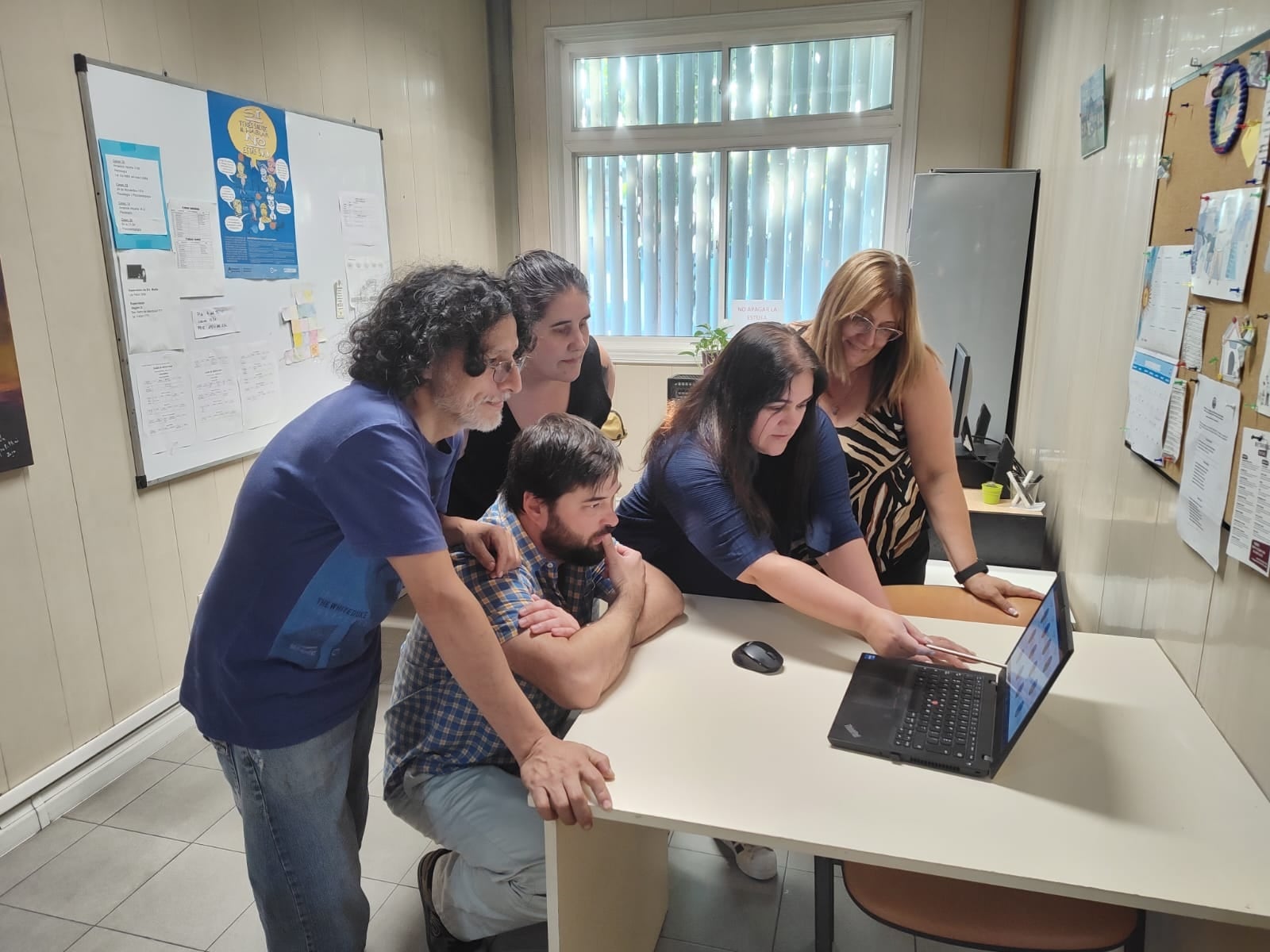 Sandta Rodríguez y su equipo