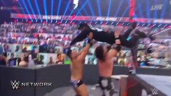 Cantó, peleó y se lanzó