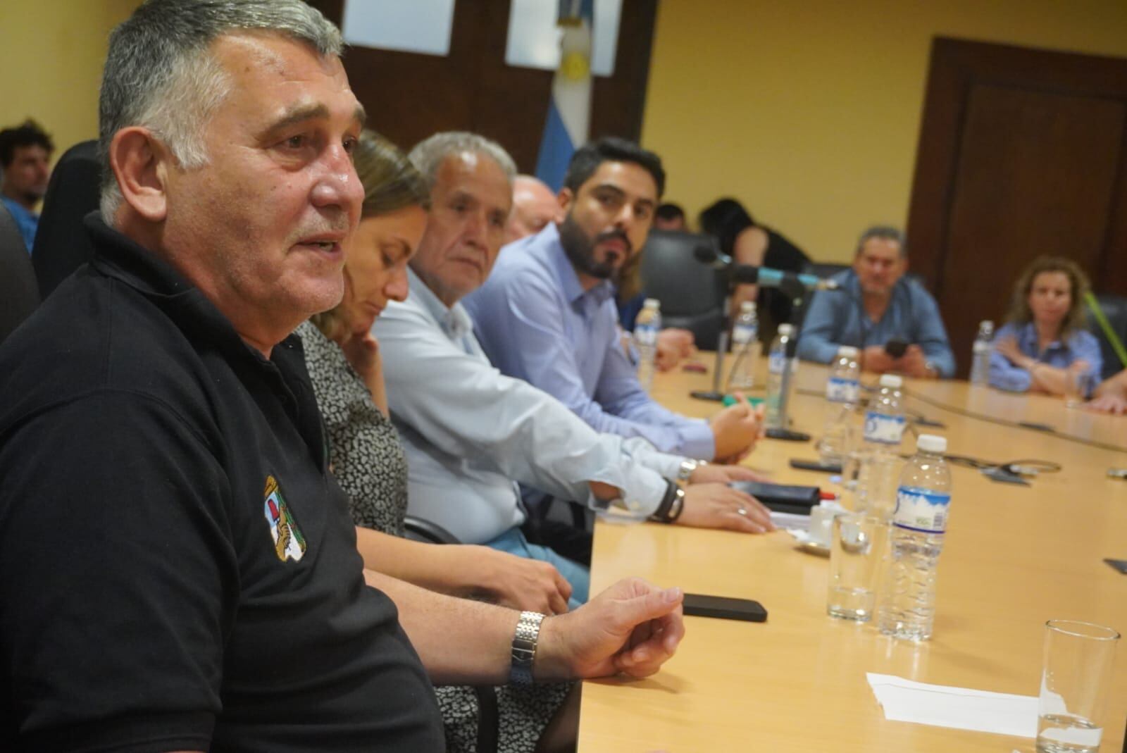 Mario Manrique y otros diputados sindicales estuvieron en la CGT