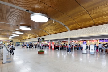 El Aeropuerto Rafael Núñez de Cartagena tendrá una nueva terminal internacional de 17.360 metros cuadrados, una inversión de 920.000 millones de pesos y una vía paralela a la pista - crédito Aeropuerto Internacional Rafael Núñez