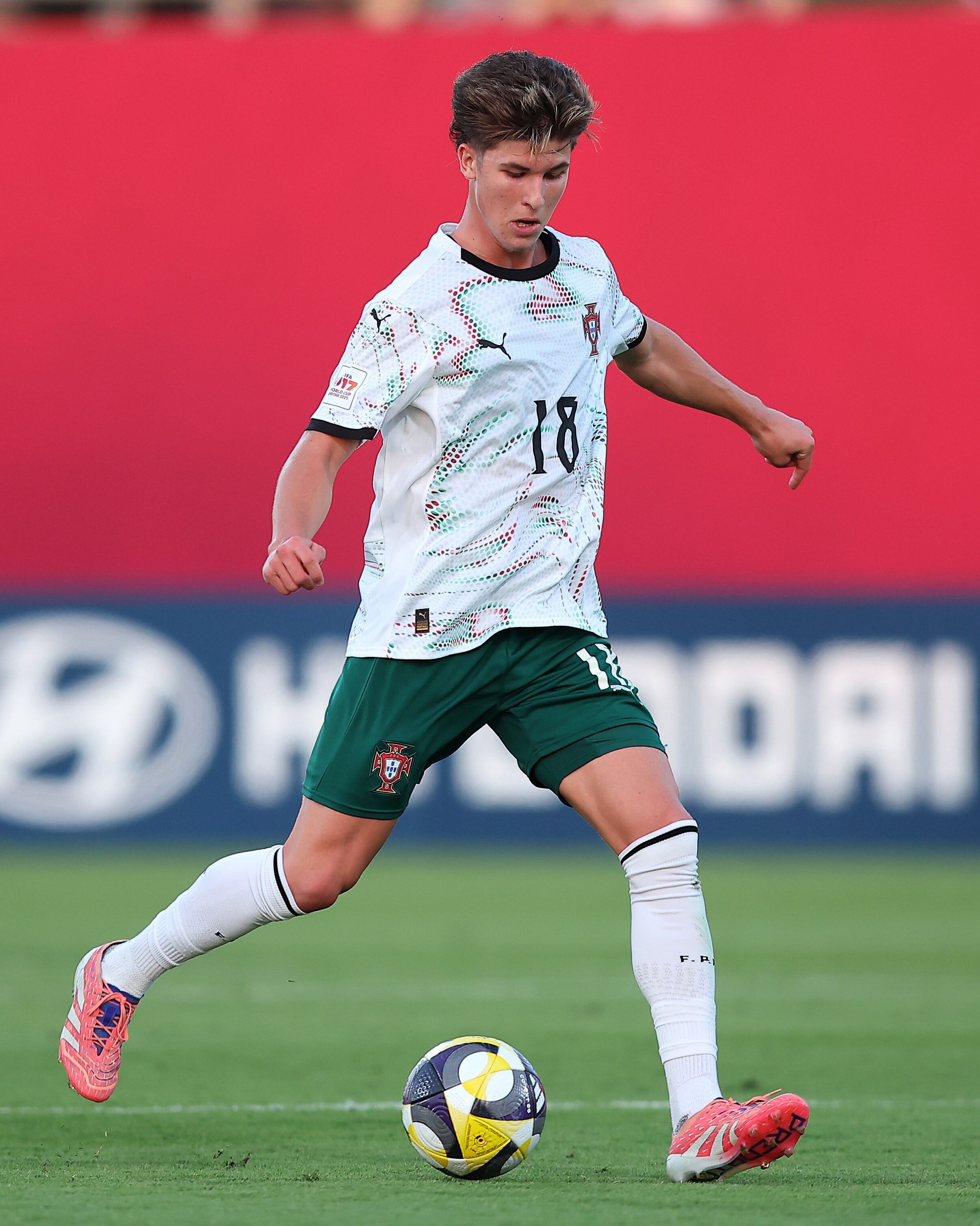 Bernardo Lima fue uno de los jugadores clave en la victoria de Portugal sobre México en el Mundial Sub-17 de Qatar.Crédito: X/ @FCPorto