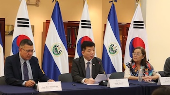 La cooperación no reembolsable aportará USD 9 millones durante cinco años para crear en San Salvador un espacio con áreas de automatización, prototipado, fabricación digital y control de calidad (Foto cortesía Embajada de Corea en El Salvador)