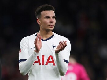 Dele Alli fue golpeado durante