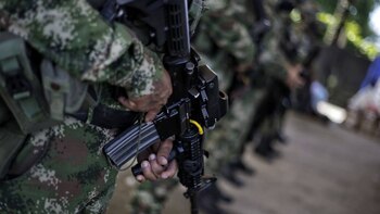 Militares y policías apoyan petición