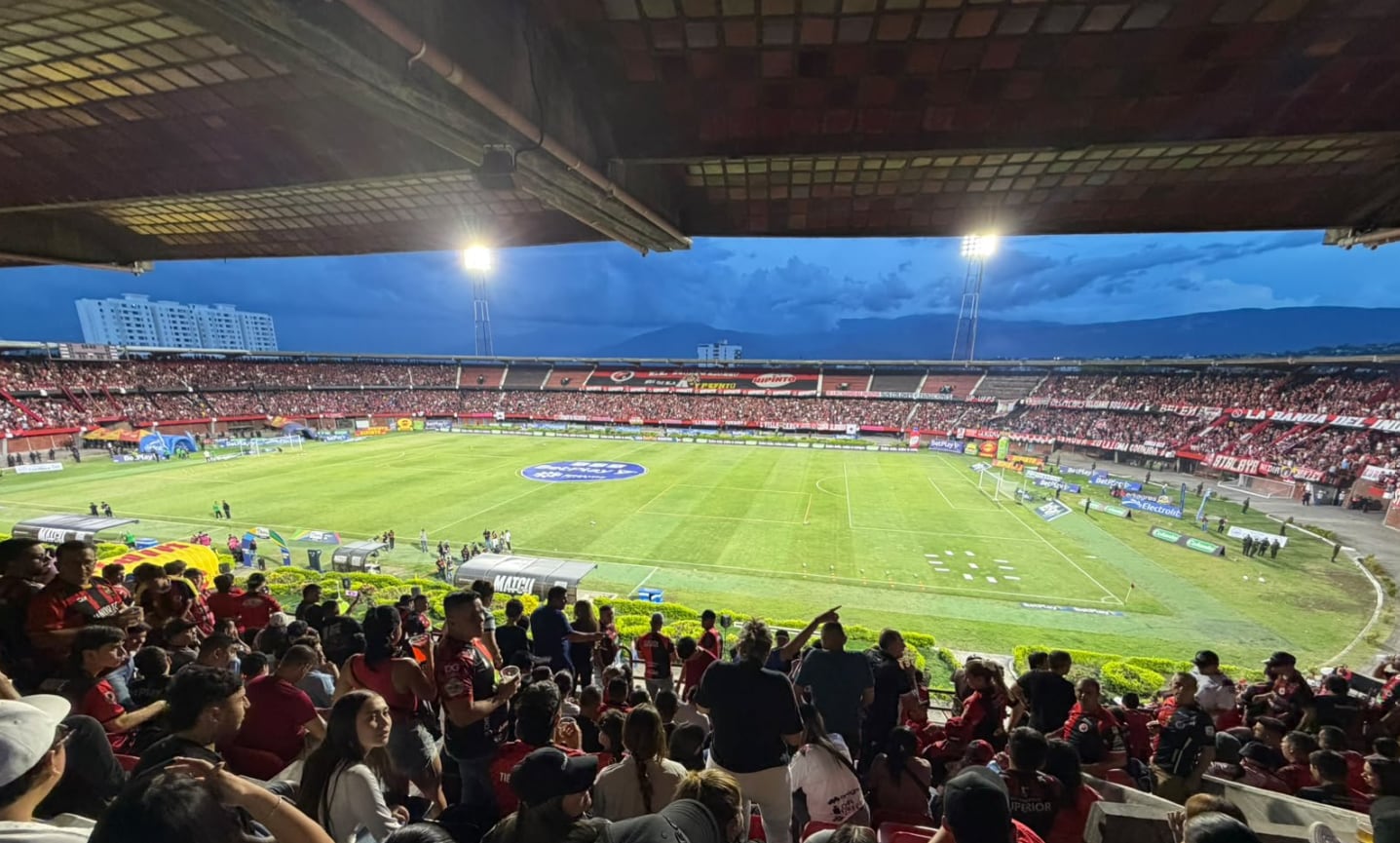 Miles de hinchas asistieron al partido Cúcuta Deportivo vs. Atlético Nacional en el estadio General Santander - crédito @Esmerojaso/X