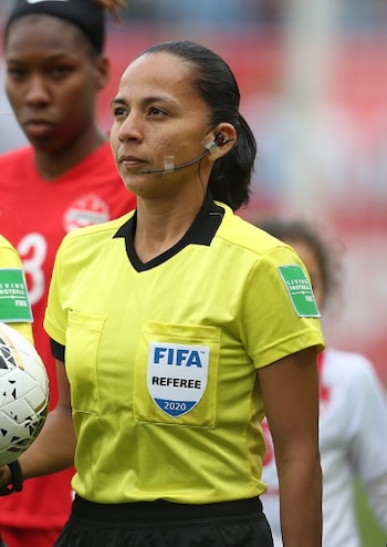 Tatiana Guzmán ha sido una de las piezas clave del arbitraje de Concacaf en la cabina tecnológica de la FIFA (Cortesía FIFA).