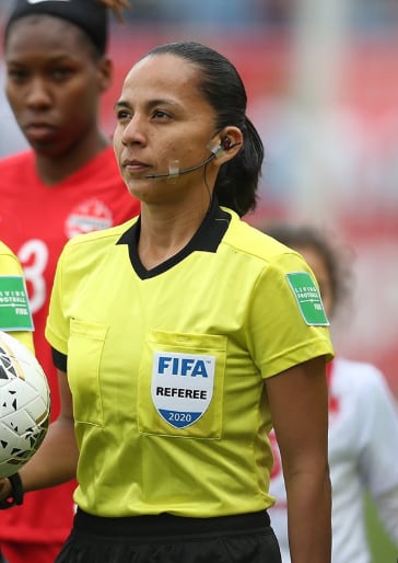 Tatiana Guzmán ha sido una de las piezas clave del arbitraje de Concacaf en la cabina tecnológica de la FIFA (Cortesía FIFA).