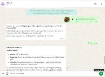 Pantalla de computadora con una interfaz de chat de Meta AI que muestra una conversación de texto y un mensaje de voz sobre fútbol y un gol de Ferran Torres