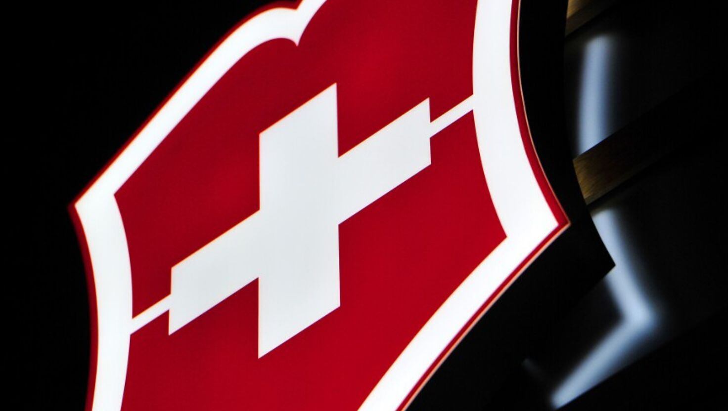 Cada pieza de la colección limitada se entrega en empaques coleccionables, con distintivos oficiales que resaltan la autenticidad y el valor cultural de la artesanía peruana en el mercado internacional. Créditos: Victorinox