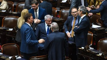 Los diputados dialoguistas analizan incluir