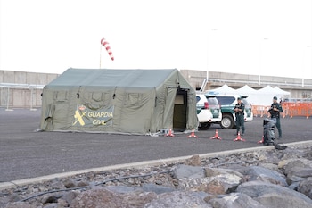 Dispositivo de seguridad, en el puerto de Granadilla, a 9 de mayo de 2026, en Granadilla de Abona, Tenerife, Islas Canarias (España). (Europa Press)