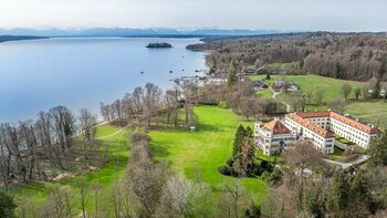 Vista del Castillo de Possenhofen.