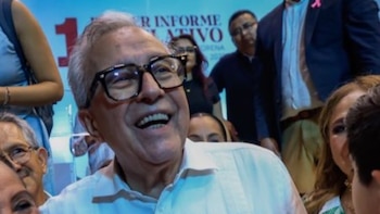 La decisión de Rubén Rocha Moya no fue apoyada por el partido oficialista. (Foto: redes sociales)