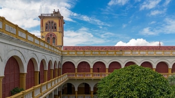 Sancionaron a la Universidad de