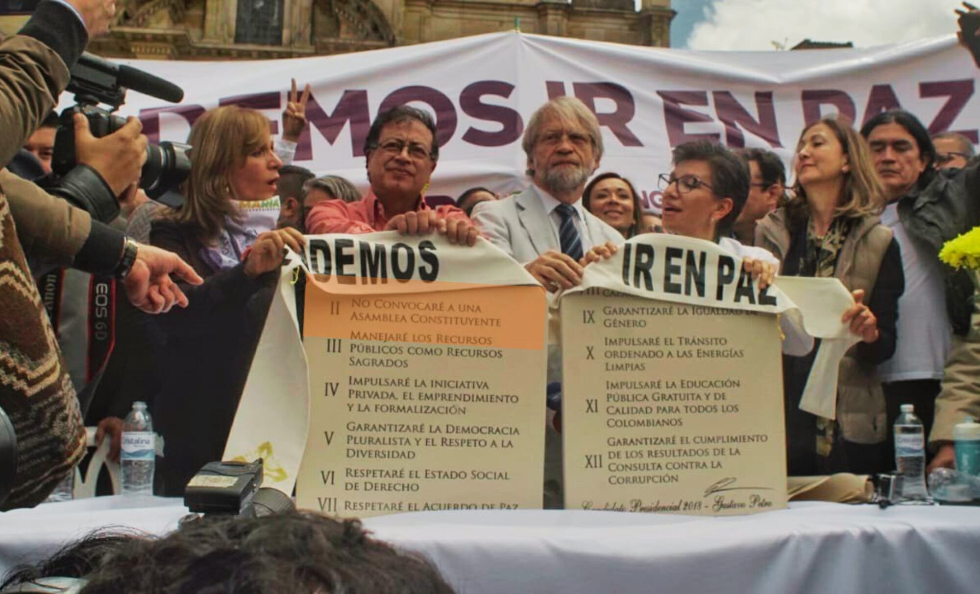 Gustavo Petro firmó en 2018 unas tablas en las que prometió no convocar a una constituyente - crédito @petrogustavo/X